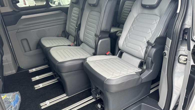 Ford Tourneo Custom 340 L1 Electric Rwd 160kW 65kWh H1 Titanium X 8 seater Auto